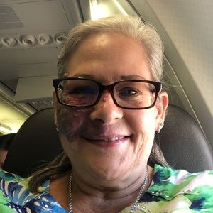 Meet your Posher, Debbie